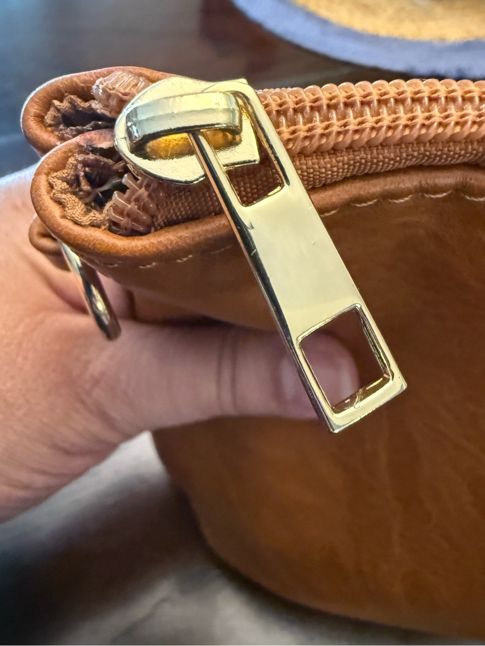 Ah•Dorned vegan leather crossbody bag/pouch w/ camo strap New - camel brown - Picture 9 of 13